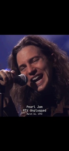 Pearl Jam performing ‘Even Flow’ on MTV Unplugged (1992). #pearljam #grunge #altrock #90srock #eddievedder #mtvunplugged
