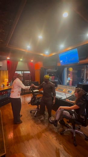 M 3 G A on Instagram: "N U M B A 1 🚀 🚀"