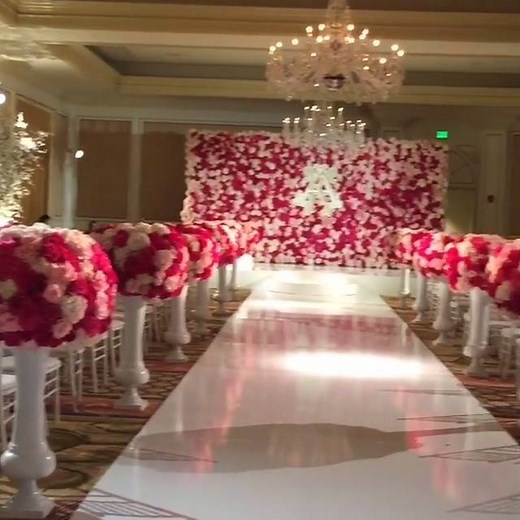 101K views · 2K reactions | Roses are red... and pink and obviously GORG! Loving this sneak peek of beauty created by Aquafuzion Events and Design! xoxo | Today's Luxury Weddings | Facebook