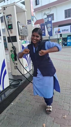 കിടിലിൻ പെർഫോമൻസ്....ചേച്ചി പൊളി