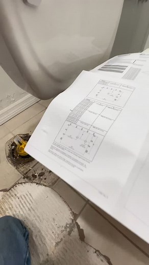 Installing a new trap and a 4 piece shower stall. #straydog #bathroomremodel #bathroomdesign #stall #plumber #messageinabottle #agingpunks #leatherface #nooneherebutme #onemanarmy #newshower #plastic #plomero #monday #lfg | James StrayDog