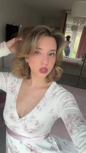 We luv a root touch up😛 #shorthair #blowout #barbie #shabbychic