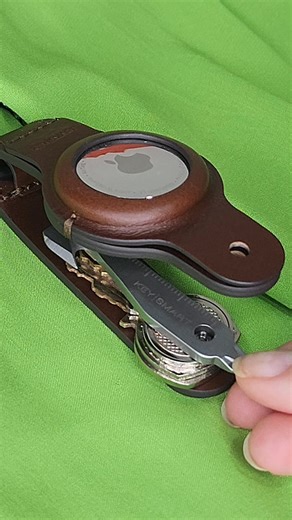 Assemble with Me | KeySmart Air #keysmart #keyorganizer #minimalism #airtag #airtagholder #assembly #assemblewithme #essentials | KeySmart