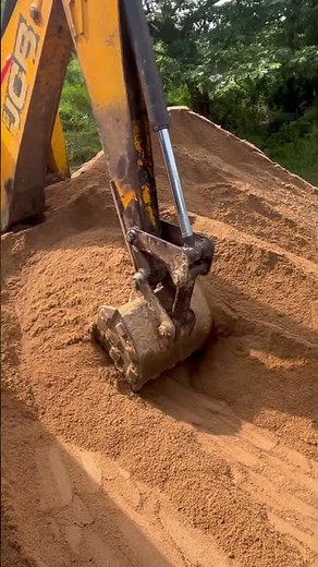 Backhoe loading sand in tractor #tractorloading #backhoeloader #jcbjcb