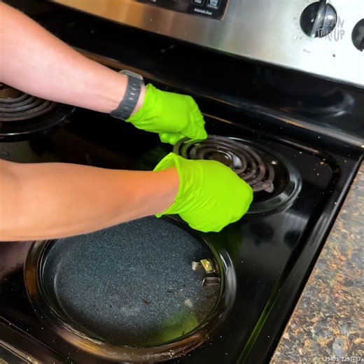 34K views · 245 reactions | The Secret to Cleaning Electric Coil Cooktops | Clean That Up | Facebook