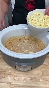 Crockpot 3-Cheese Taco Beef Macaroni! 🤤