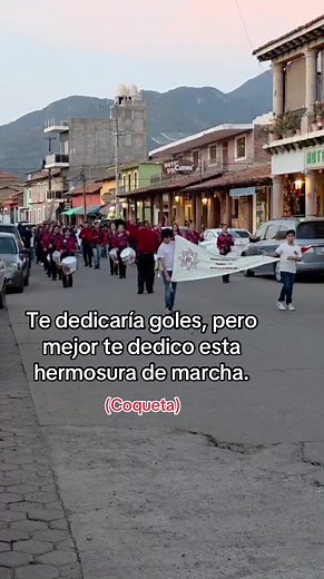 Disfruta de la Marcha Coqueta de la Banda de Guerra Talpa