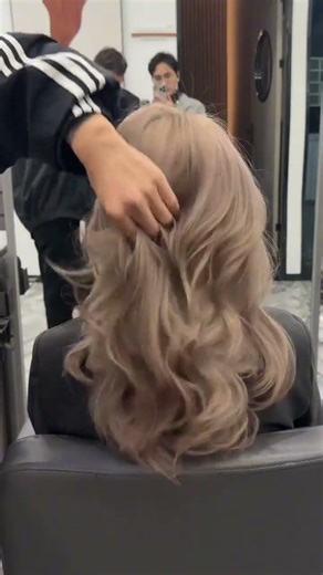 Easy DIY Bleach and Roll Hair Color Tutorial