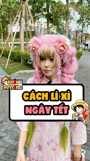 How to give lucky money during Tet (Vietnamese New Year) #khenhduyeen #cosplay #mitsuri #kimetsun...