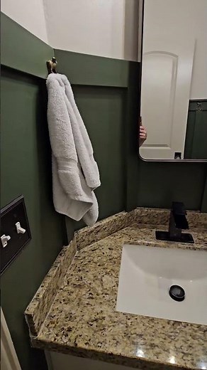 Turns Out… the Perfect Towel Hook Does Exist