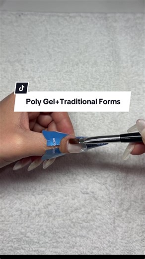 I was trying dual forms but I got a little frustrated 😅 so I went back to my tried & true: traditional nail forms PolyGel 🙌 PolyGel is a great alternative for anyone who wants to practice nails without the strong monomer smell. It’s beginner-friendly, easy to mold, and gives you plenty of time to shape. I chose forms because I wanted to fully customize the nail to my natural nail shape — but PolyGel can also be used with tips if you prefer! Follow for more beginner-friendly nail tutorials & pr