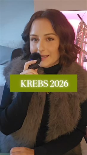 Celine Bayer ▪︎ Astrologie ▪︎ Kurse on Instagram: "Ich würde dir empfehlen, die folgenden Jahresvorschauen für deinen Aszendenten zu lesen. Bitte bedenke dabei: Das sind allgemeine Aussagen über die Zeitqualität für 2026. Sie können auf dich zutreffen – müssen es aber nicht.✨️ ➡️ Wenn du noch ganz am Anfang stehst und Astrologie gerade erst für dich entdeckst, kommentiere gern „Mini Kurse“. Dann schicke ich dir den Link zu meinem Bestsellerkurs mit über 2000 Student*innen, in dem ich dir in vier