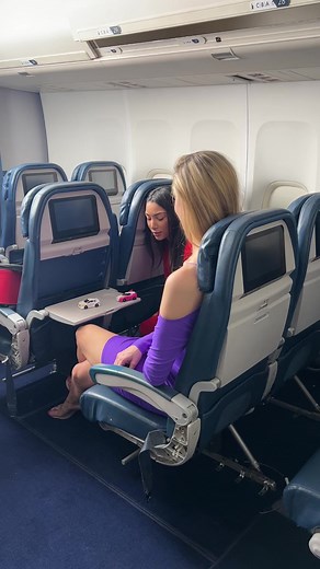 Girl on plain does magic trick | Stacy Wind