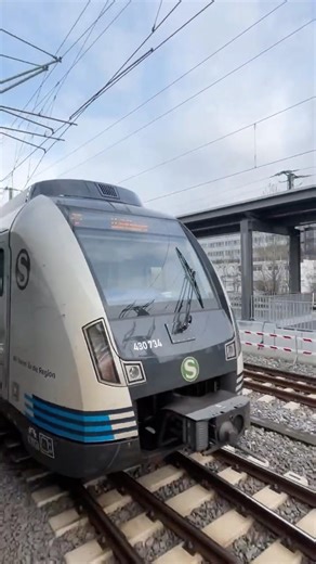 DB 430 240 und 430 234 der S-Bahn Stuttgart in Vaihingen #br430 #bwegt