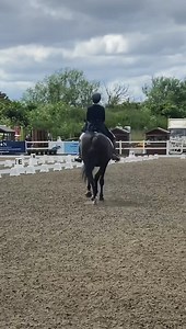 First advanced test for Ruby in her Equiline tail tailcoat riding the Young Rider test (advanced 105) on Lucy Amy's amazing Extra Time yesterday.... and wow!!! She got 70.4% 🎉🎉 🎉 Huge thank you to Lucy for allowing Ruby to ride your special boy - he's one in a million ❤️ Here's a little clip of their test ☺️ Equiline - United Kingdom Saracen Horse Feeds Classic Dressage NAF Samshield United Kingdom EJF Search Samshield Jess Harkness, Back 2 Form Fairfax Saddles | Hughes Dressage