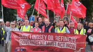 19K views · 159 reactions | Protestors take to streets to save Lindsey Oil Refinery A rally held in support of workers at Lindsey Oil Refinery saw hundreds of campaigners march outside Grimsby Town Hall today. The demonstration follows the announcement that the North Killingholme site will close after its parent company, Prax, entered administration. The firm has already faced widespread criticism for its handling of the situation. More in the comments section. | Gi Grimsby News | Facebook