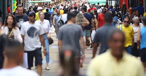 População brasileira é de 213,4 milhões, estima IBGE