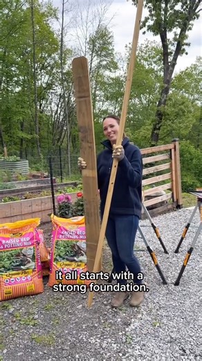 Looking to get more out of your garden without taking up more space? Flower boxes are a simple, budget-friendly way to maximize the borders of your garden—and they add serious charm, too. 🌼 No need to splurge on expensive pre-made boxes. DIYing your own is easier (and cheaper!) than you think. Just watch this how-to from #KelloggGardenPartner @abbyvalleyfarm for a step-by-step guide. And don’t forget—the foundation matters. Fill your flower boxes with organic, nutrient-rich soil that helps your