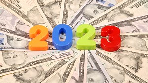 Consider these 5 financial moves to prepare yourself for a possible recession in 2023