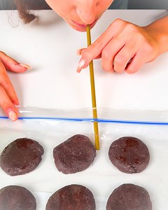 12K views · 25 reactions | Clever freezer storage hack for baked goods✨ | Lilyon DIY | Facebook