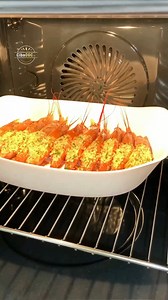Gamberoni al forno gratinati, con una spruzzata di limone sono la fine del mondo #gamberoni #ricetta #food #ricettafacile | Cibo Doc