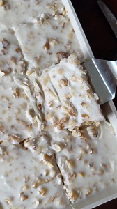 RECIPE: https://cookiesandcups.com/white-texas-sheet-cake/ | cookies and cups