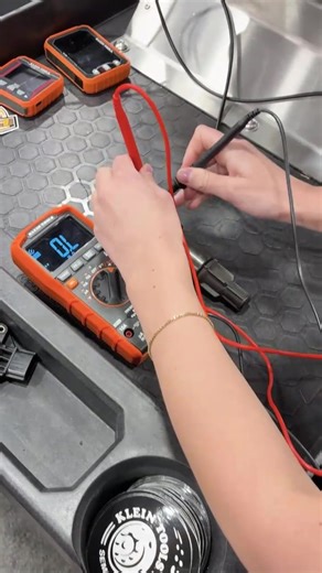 Fast and Accurate Resistance Testing with Auto-Ranging Multimeter