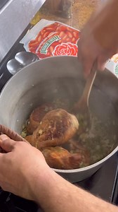 🖤🍲 Black-Eyed Pea Soup with Ham Hocks & Greens — New Year’s tradition done right. With the new year right around the corner, this one-pot classic checks every box for a proper New Year’s Day meal. Slow-simmered black-eyed peas, smoky ham hocks, tender greens, and a rich, creamy finish come together for a bowl that’s comforting, soulful, and rooted in tradition. It’s said to bring health, wealth, and luck for the year ahead — and even if superstition isn’t your thing, the flavor alone makes thi