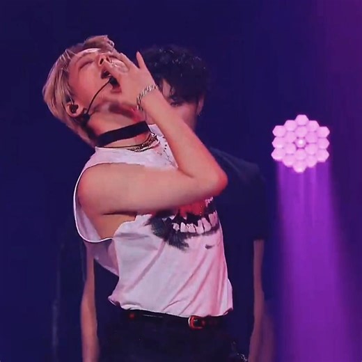 my fav cake factory #oneus #hwanwoong #kpop #kpopidol #kpopedit