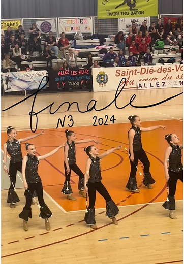 Nous vous souhaitons à tous une excellente année sportive 🫶🏼 #fyp #pourtoi #twirling #competition #2025
