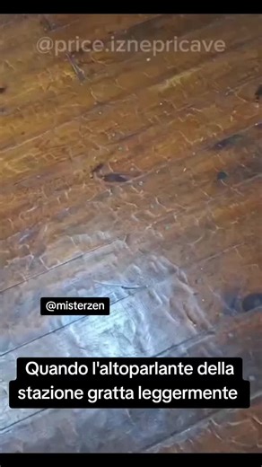 😂😂 #stazione #cassa #altoparlante #risate #tik_tok