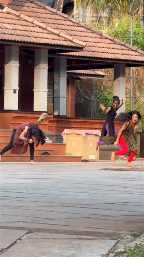 Gayathri mohanan on Instagram: "Amme ennu sherikum vilichu 🤣 . #viral #instagram #fyp #instagood #likeforlikes"