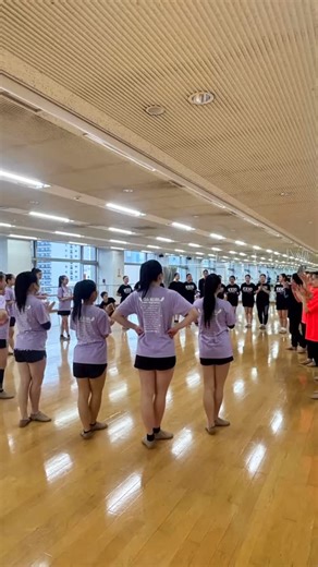 WING DANCE PROMOTION Cheer Performance School on Instagram: ". Private Technical Camp💃✨ SILVER WINGSによるプライベートテクニカルキャンプ開催中‼️ 今年度最後となる第６弾2/11(水)はWDPファミリー９チームが参加してくれました😊 ３グループ目は２チームが参加✨ 普段一緒に練習することが無いチーム同士、刺激し合いながら有意義な時間を過ごしました^_^ 今回習ったことを自分たちの練習でぜひ活かしてみてくださいね❗️ ※こちらはWDP指導団体限定のキャンプとなっております🩵 #wingdancepromotion #WDP #silverwings #silverwingsaile #trinity cheerperformanceschool CPS dance cheerdance チアダンス jazz hiphop テクニック プライベート"