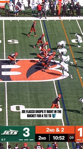 Unc with a beautiful throw 😮‍💨 NYJvsCIN on CBS/Paramount watch.nfl.com | NFL