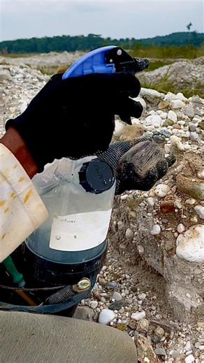 8.6K views · 44 reactions | I found a black wood fossil stone inside. #woodfossil #stone #blackwood #blackstone #hunting #treasuresearch #gemstone #goldmine #adventure #huntinggemstone #nature | Jonnaidi Jhon Diamond | Facebook