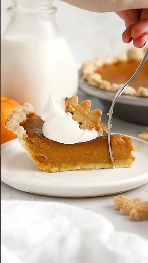 Easy Maple Pumpkin Pie (Gluten-Free!)