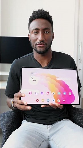 This Monster Samsung Tablet is Awesome!