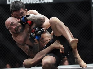 Schneier: when the NSA comes to your company's door, fight!