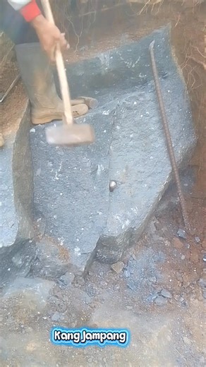 8.1K views · 44 reactions | NATURAL STONE Technique for Splitting Large Stones #natural_stone #naturalstone #tradisional_manufacture #back_to_nature #stone_quarry #stone #quarry #diy #tutorial | Kang Jampang | Facebook