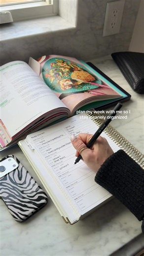 another weekly planning session! planner & calendar from @The Dailee #plan #typea #calendar #pen