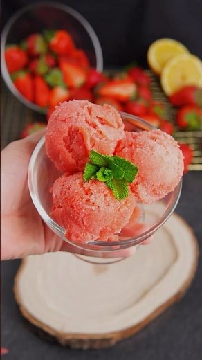 Erdbeer-Eis ohne Eismaschine super cremig in 5 Minuten. #Eis#Eiscream#EasyRecipe#NoMachine #food