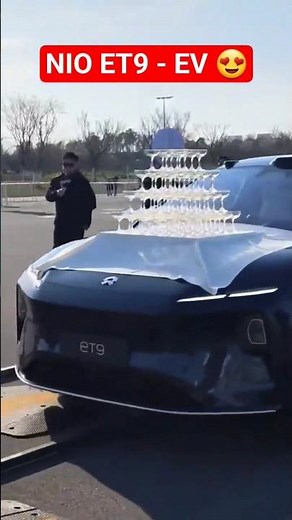 NIO ET9 Electric Vehicle VS Mercedes Maybach