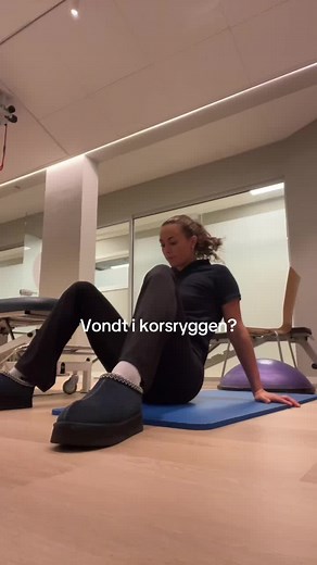 3 øvelser du kan gjøre for smerter og/eller stivhet i korsryggen. Disse hjelper med mobilitet som løsner opp stivhet, øker blodsirkulasjonen og aktiverer dype muskler som stabiliserer korsryggen din! #fysioterapeut #øvelser #rygg #stiv #korsrygg