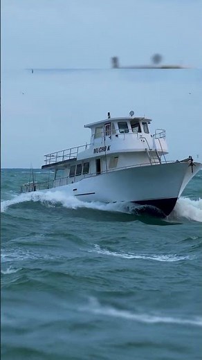 Big Boats Battling Big Waves at Haulover Inlet - Rough Inlets #hauloverinlet #boat #fishing