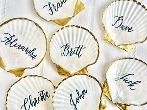 Scallop Shell Place Card Ring Dish With Calligraphy for Wedding Coastal Table Decor - Etsy