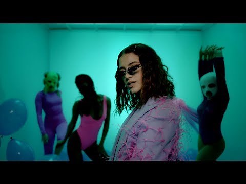 Roxen - I Don't Care (The Session - Official Video)