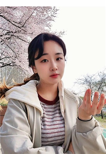 I wanted to film something with 🌸 and @faridasrd suggested me #teresa #spanish #challenge for #fyp