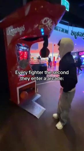 #fyp #boxer #fighter #arcade #punchingmachine