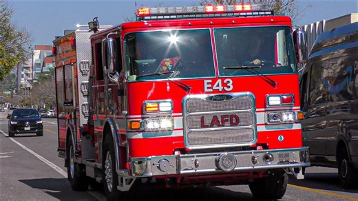 LAFD Engine 43 Responding