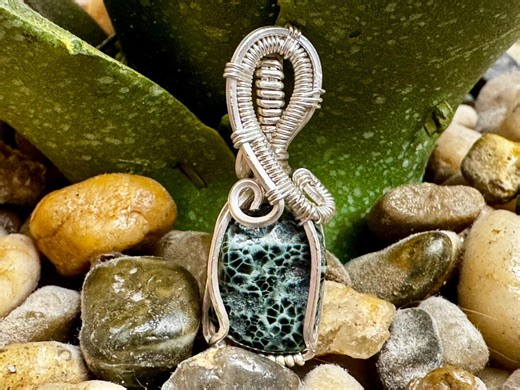 Michigan Greenstone Chlorastrolite Pendant and Necklace - Etsy